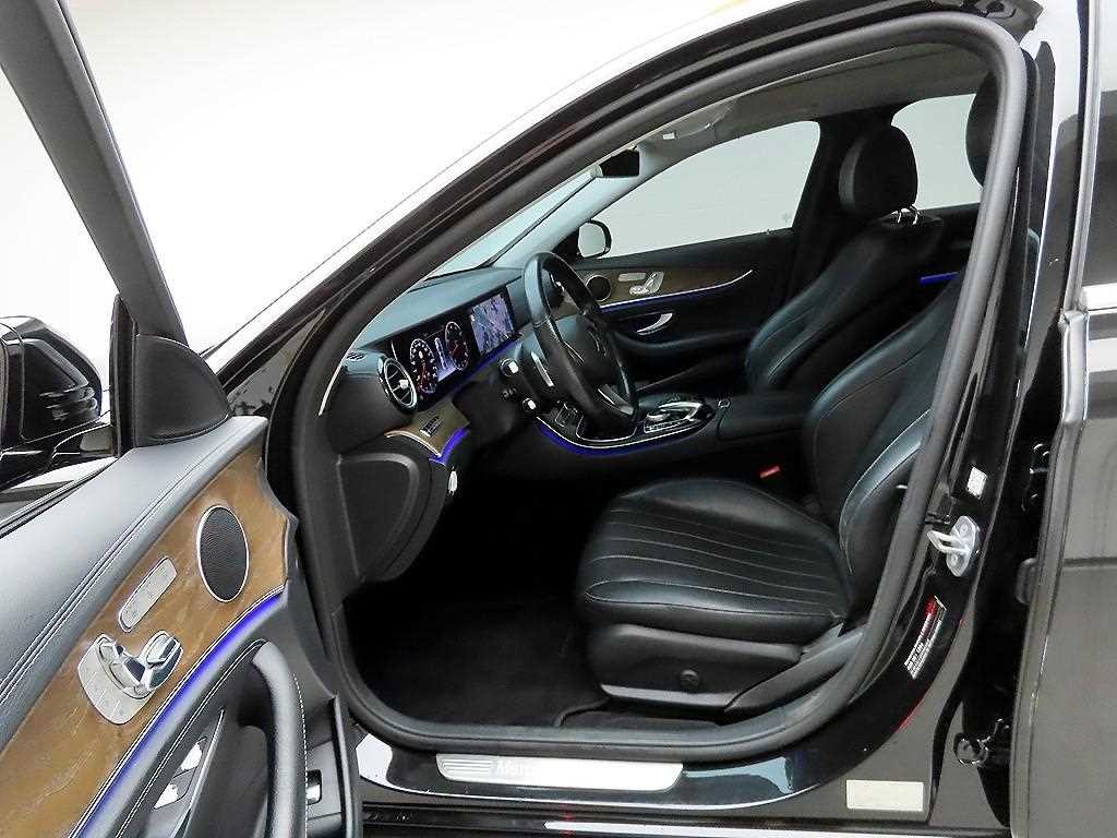 벤츠 E 클래스 E-클래스 W213 E300 아방가르드 이미지 13