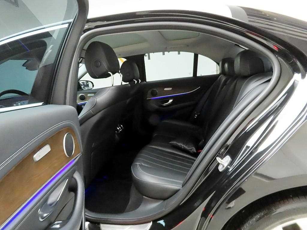 벤츠 E 클래스 E-클래스 W213 E300 아방가르드 이미지 14