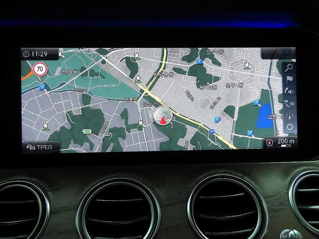 벤츠 E 클래스 E-클래스 W213 E300 아방가르드 이미지 9