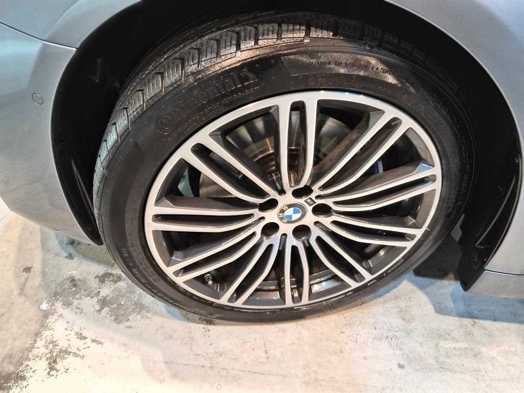 BMW 5시리즈 5시리즈 (G30) 530i xDrive M 스포츠 플러스 이미지 17