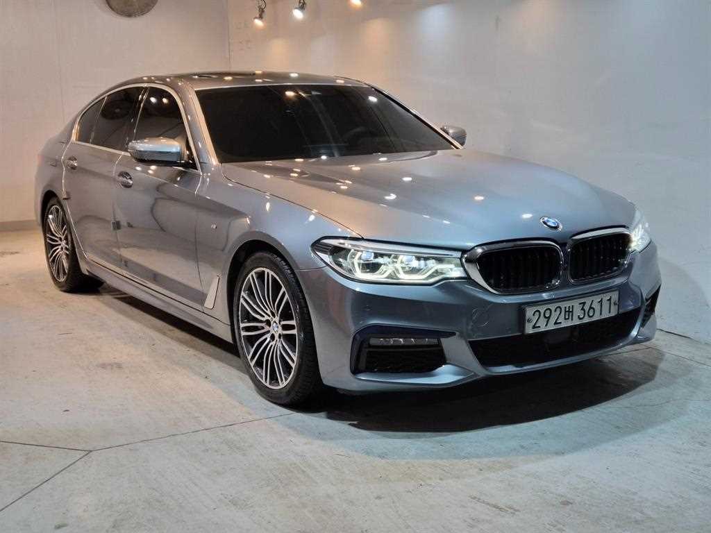 BMW 5시리즈 5시리즈 (G30) 530i xDrive M 스포츠 플러스 이미지 2
