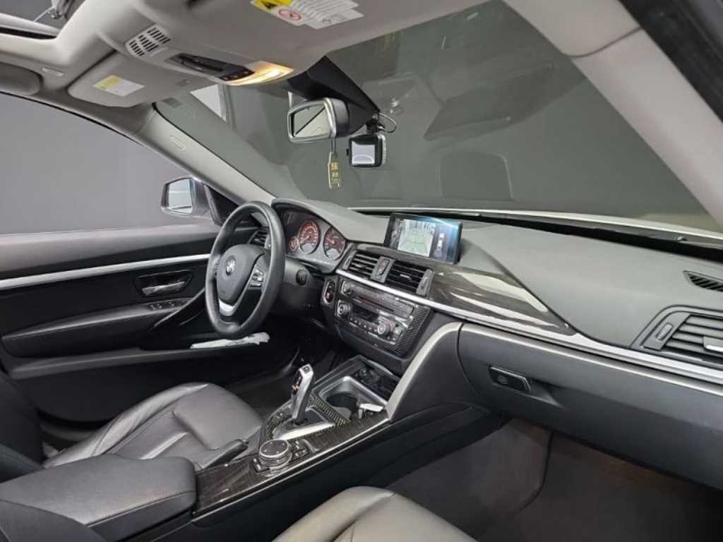 BMW 그란투리스모 3시리즈 GT (F34) GT 320D 럭셔리 이미지 17