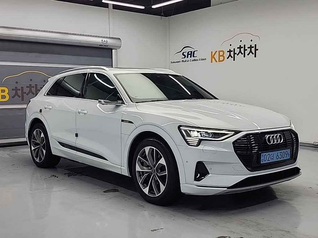 아우디 e-트론 55 콰트로 이미지 4