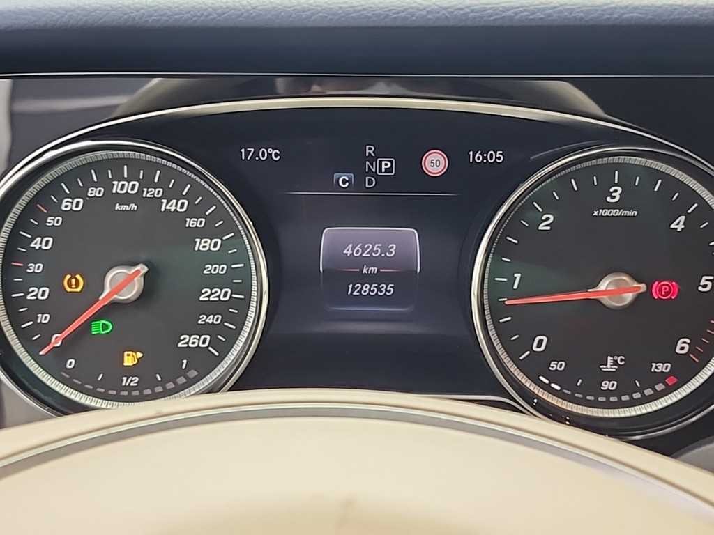 벤츠 E 클래스 E-클래스 W213 E220d 카브리올레 이미지 7