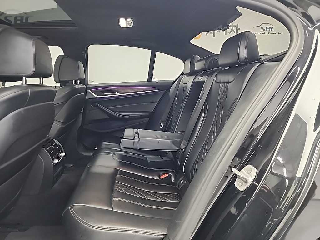 BMW 5시리즈 5시리즈 (G30) 530i M 스포츠 플러스 이미지 12