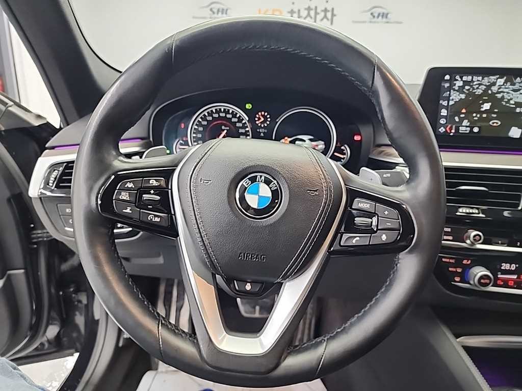 BMW 5시리즈 5시리즈 (G30) 530i M 스포츠 플러스 이미지 9