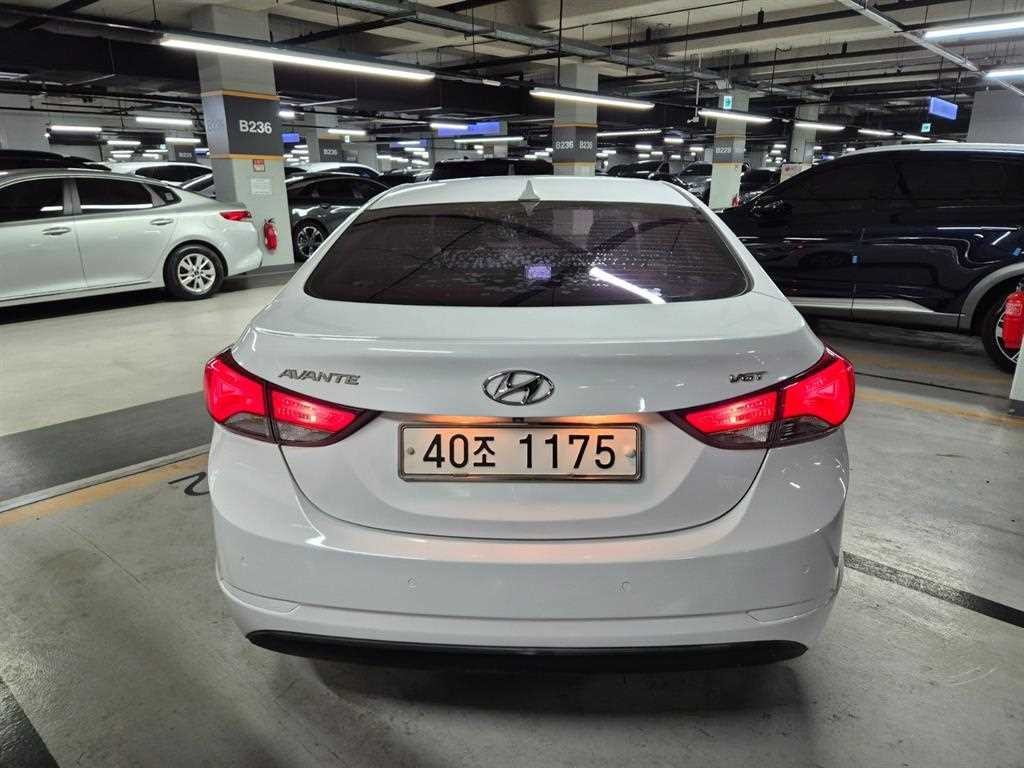 현대 아반떼 더 뉴 아반떼 1.6 VGT 스타일 이미지 4