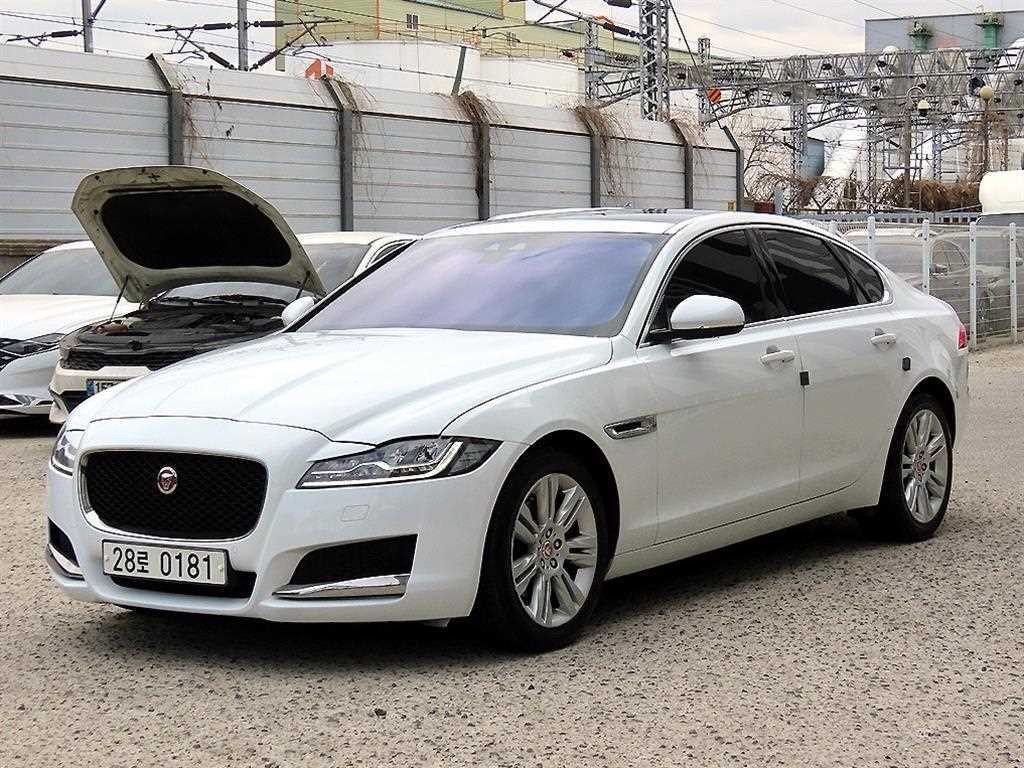 재규어 XF XF(X260) 2.5T 포트폴리오 이미지 2