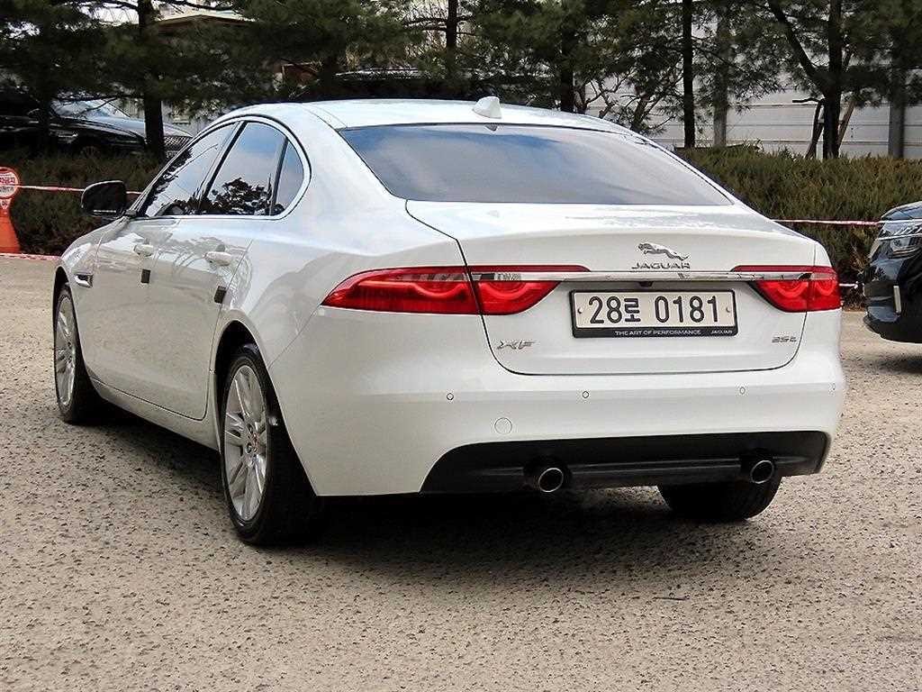 재규어 XF XF(X260) 2.5T 포트폴리오 이미지 3