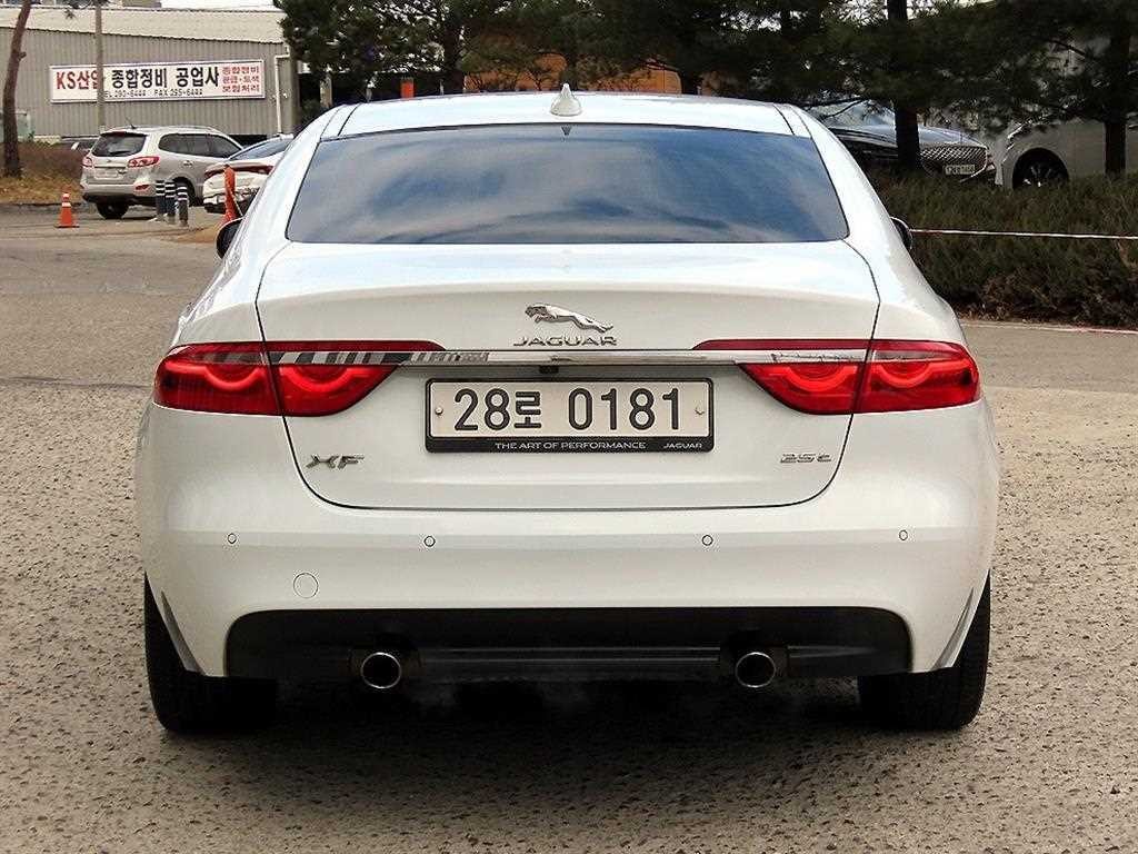 재규어 XF XF(X260) 2.5T 포트폴리오 이미지 4