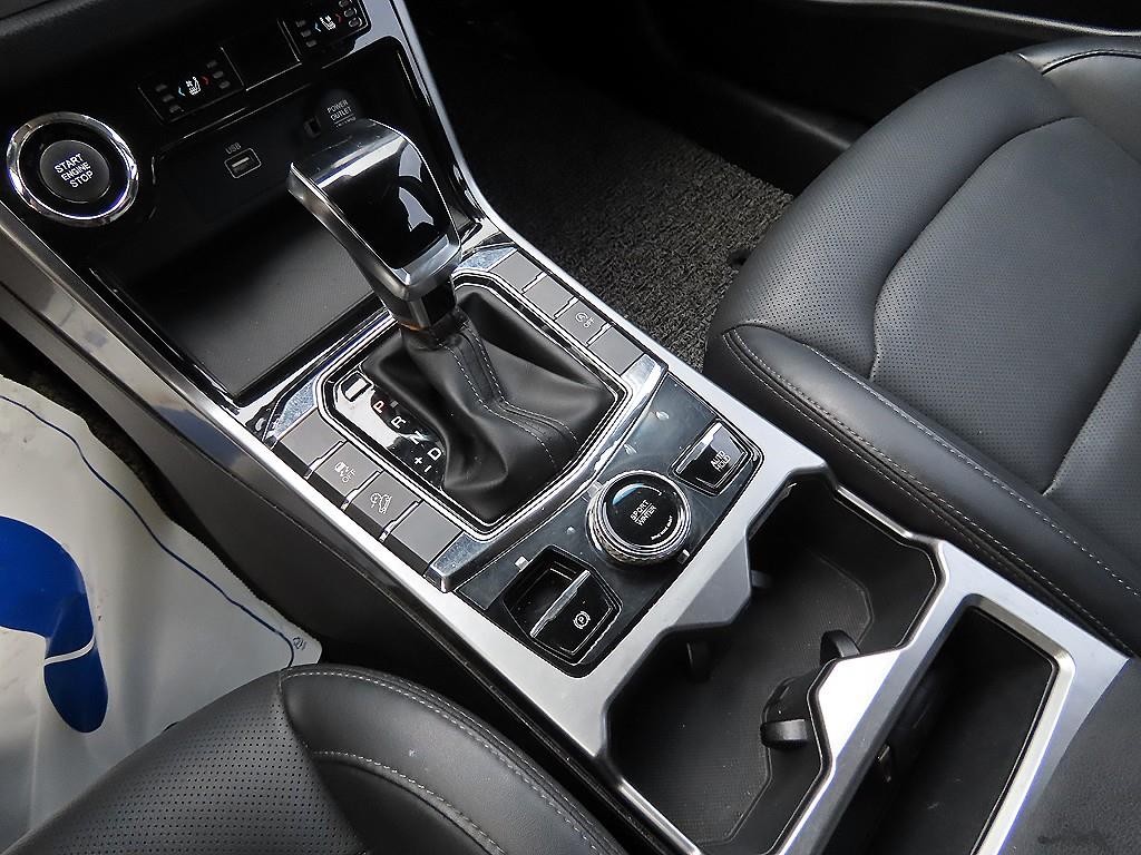 KG모빌리티(쌍용) 코란도 뷰티풀코란도 2WD 가솔린 1.5 C5 플러스 이미지 10