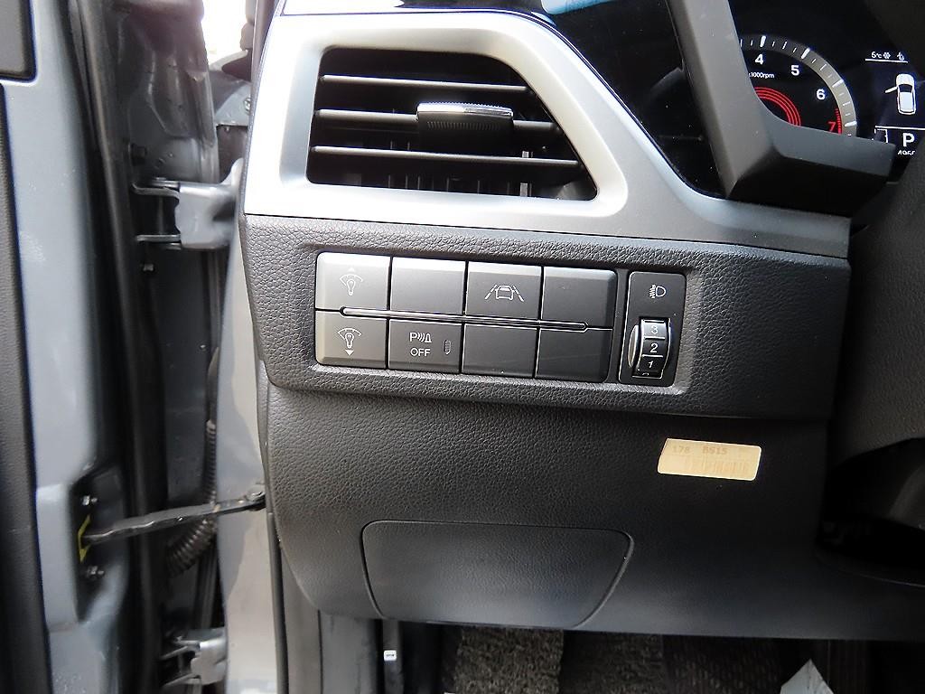 KG모빌리티(쌍용) 코란도 뷰티풀코란도 2WD 가솔린 1.5 C5 플러스 이미지 12
