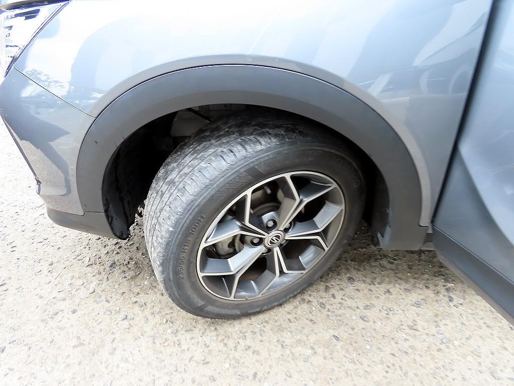 KG모빌리티(쌍용) 코란도 뷰티풀코란도 2WD 가솔린 1.5 C5 플러스 이미지 20