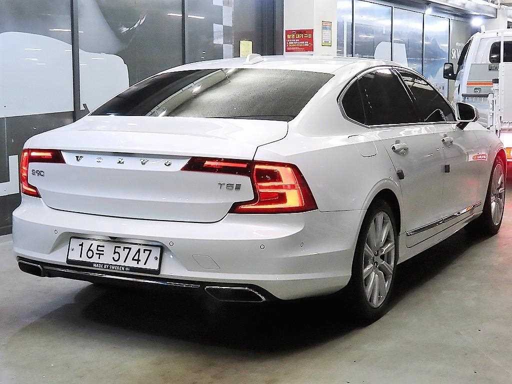 볼보 S90 T5 인스크립션 이미지 4