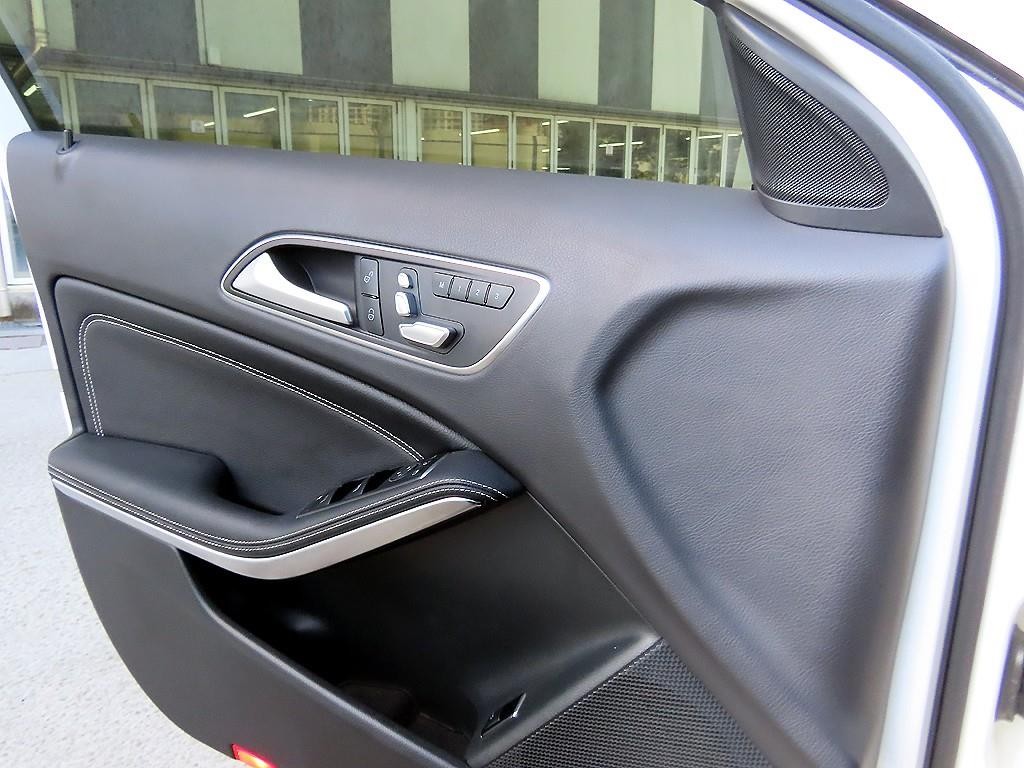 벤츠 GLA 클래스 GLA클래스 X156 GLA220 프리미엄 이미지 11