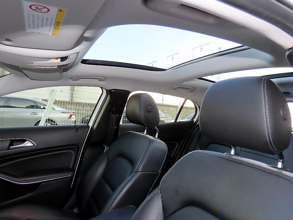 벤츠 GLA 클래스 GLA클래스 X156 GLA220 프리미엄 이미지 17