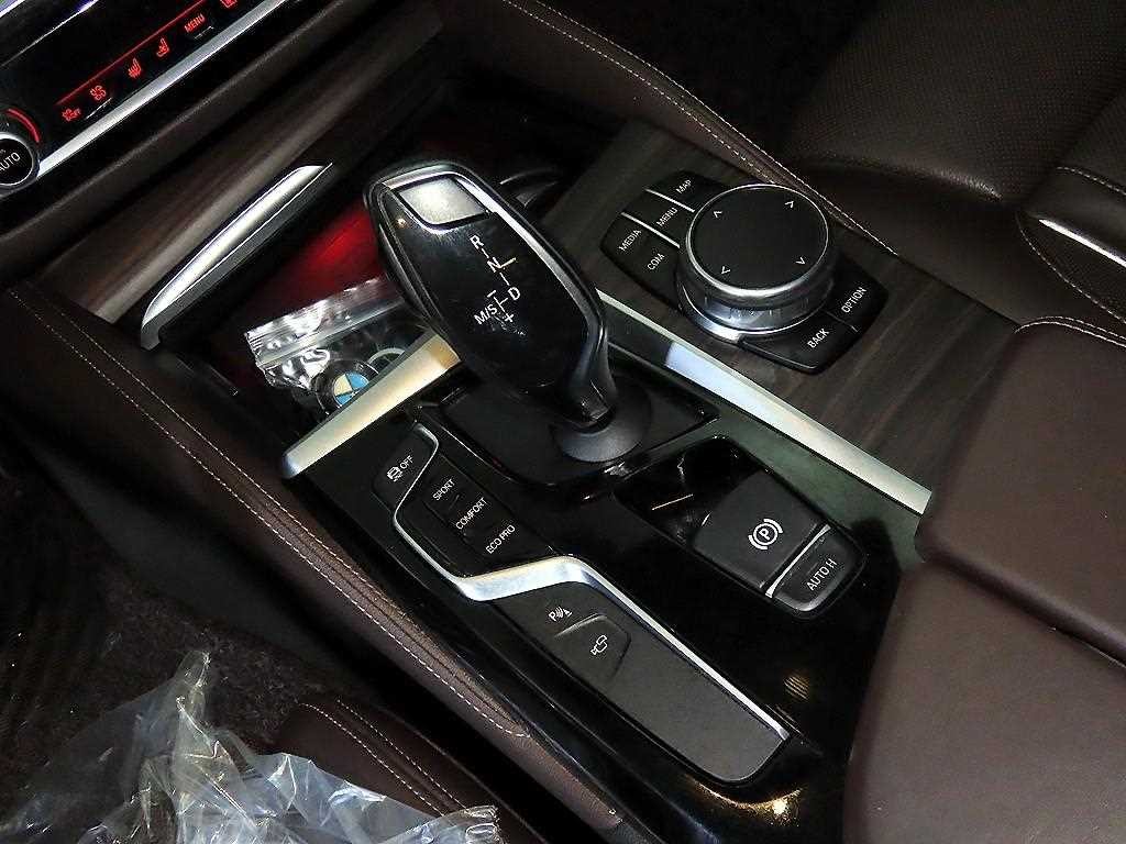 BMW 5시리즈 5시리즈 (G30) 530i xDrive M 스포츠 플러스 이미지 12