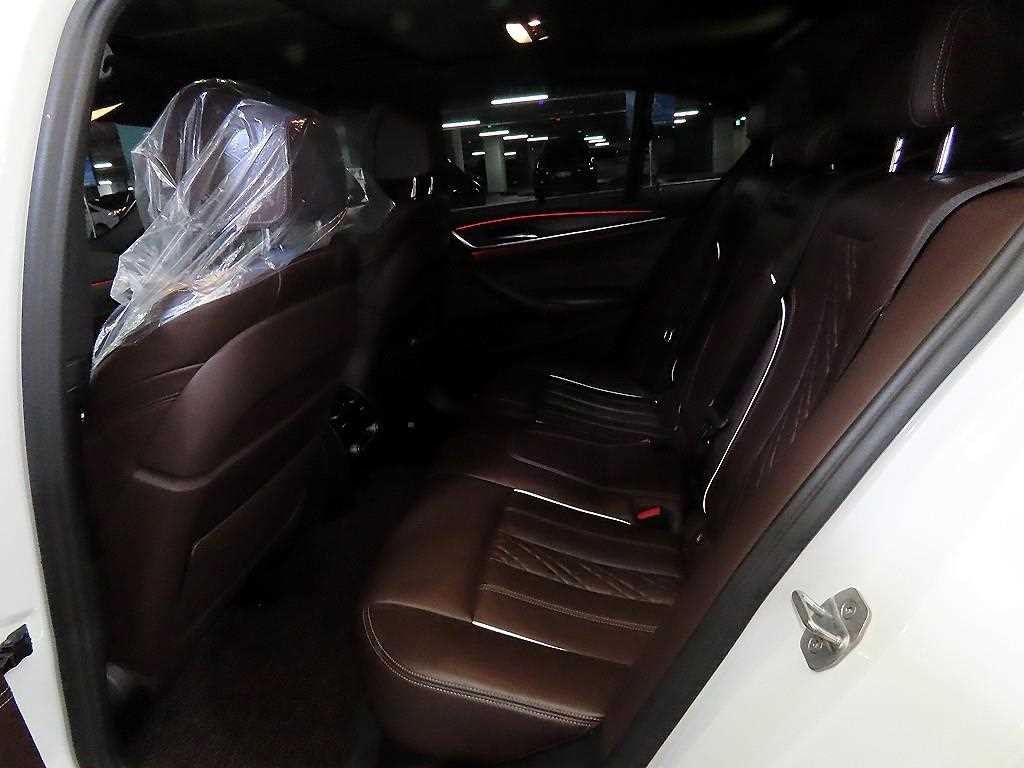 BMW 5시리즈 5시리즈 (G30) 530i xDrive M 스포츠 플러스 이미지 7