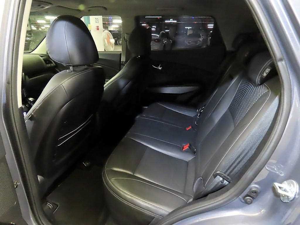 KG모빌리티(쌍용) 티볼리 티볼리 아머 2WD 디젤 VX 이미지 8