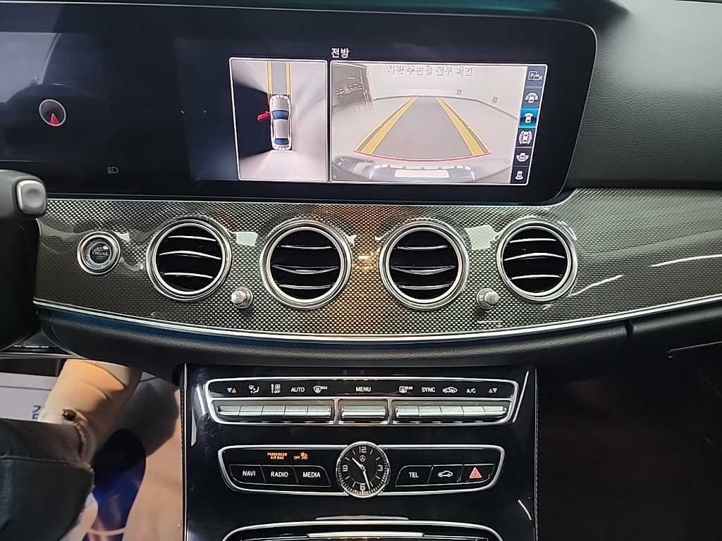 벤츠 E 클래스 E-클래스 W213 E300 4MATIC AMG LINE 이미지 10