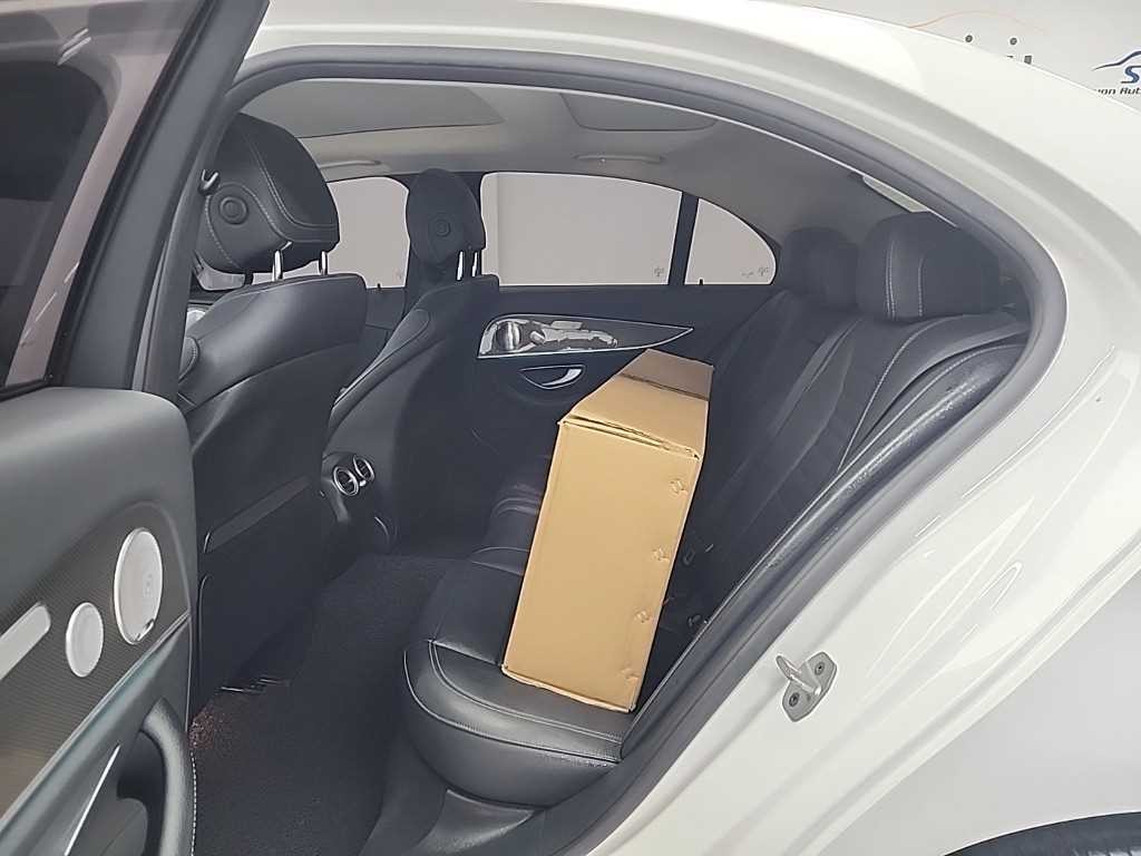 벤츠 E 클래스 E-클래스 W213 E300 4MATIC AMG LINE 이미지 12