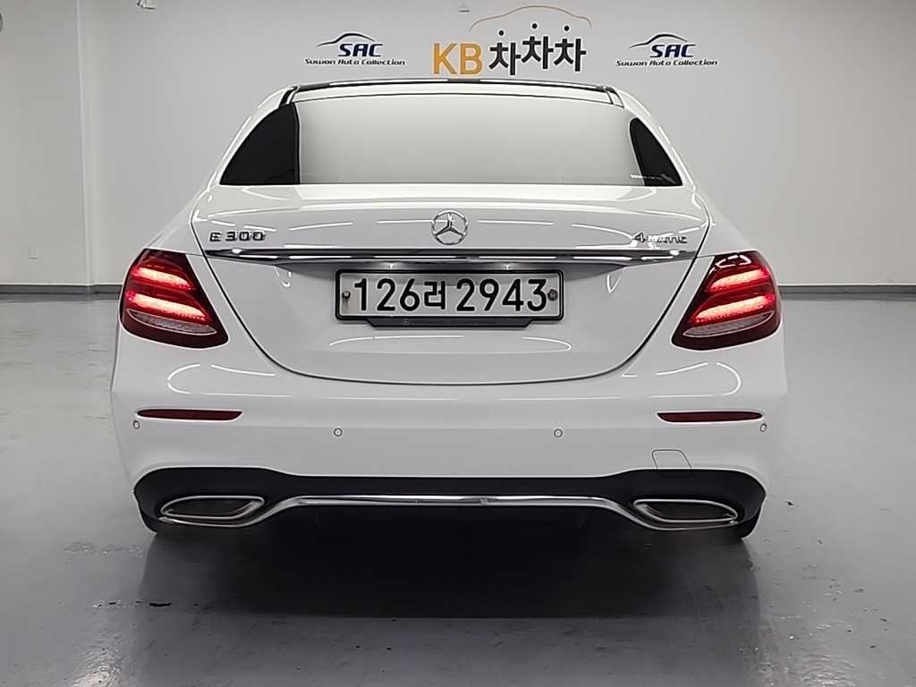 벤츠 E 클래스 E-클래스 W213 E300 4MATIC AMG LINE 이미지 3