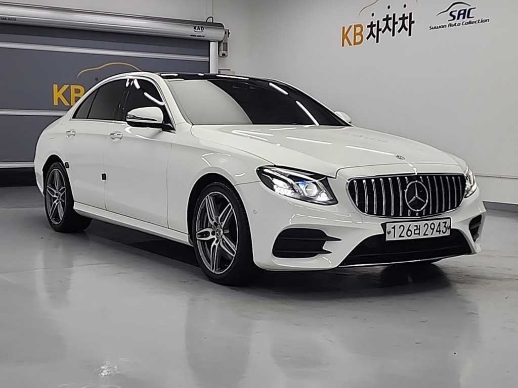 벤츠 E 클래스 E-클래스 W213 E300 4MATIC AMG LINE 이미지 4