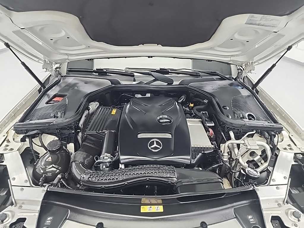 벤츠 E 클래스 E-클래스 W213 E300 4MATIC AMG LINE 이미지 5