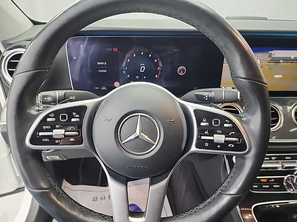 벤츠 E 클래스 E-클래스 W213 E300 4MATIC AMG LINE 이미지 9