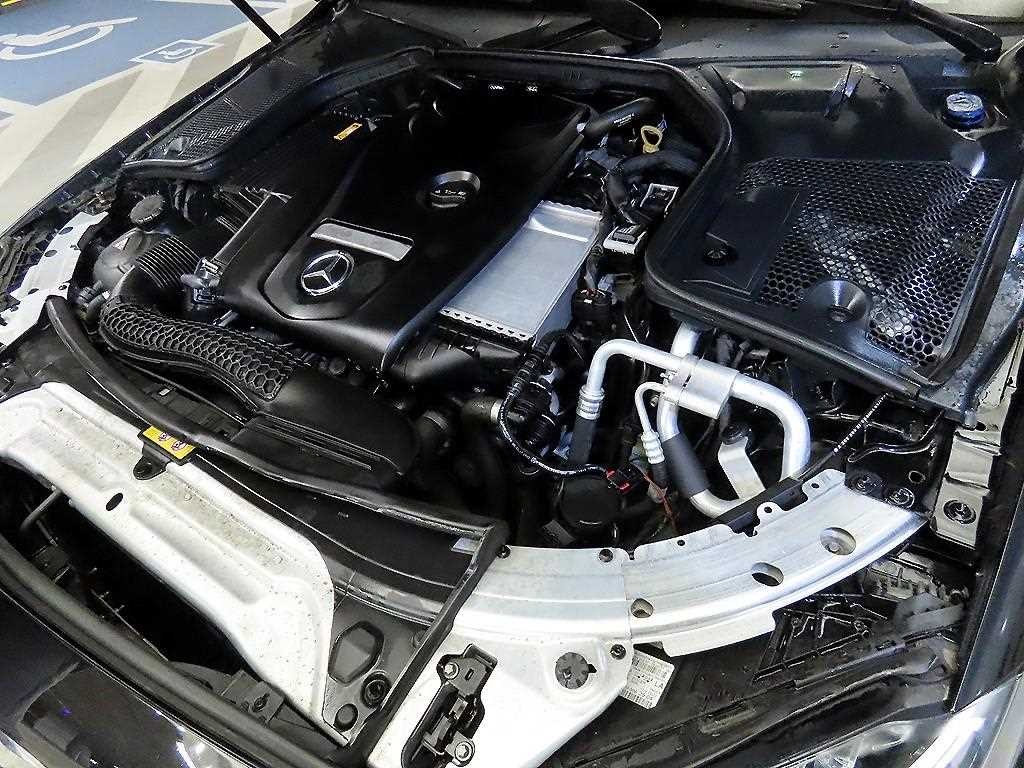 벤츠 C 클래스 C클래스 W205 C200 아방가르드 이미지 19