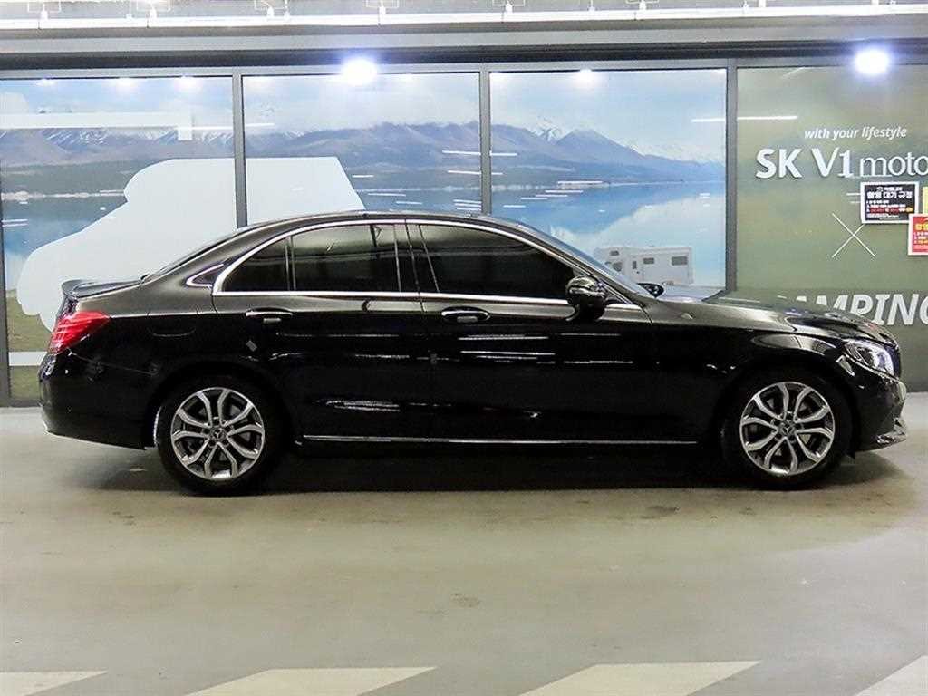 벤츠 C 클래스 C클래스 W205 C200 아방가르드 이미지 3