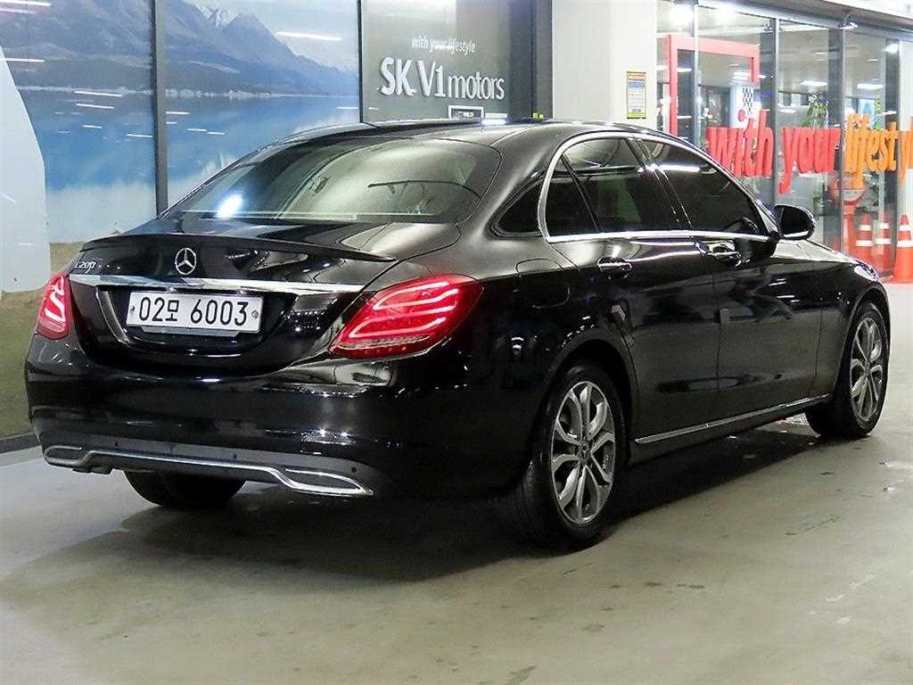 벤츠 C 클래스 C클래스 W205 C200 아방가르드 이미지 4