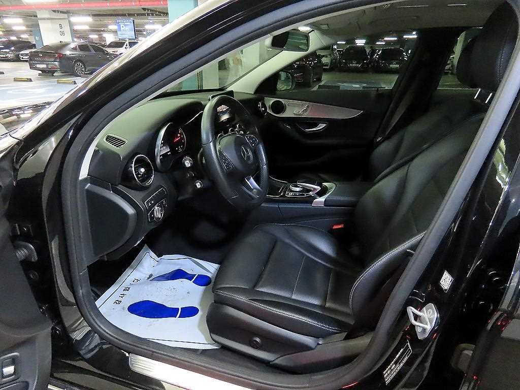 벤츠 C 클래스 C클래스 W205 C200 아방가르드 이미지 6