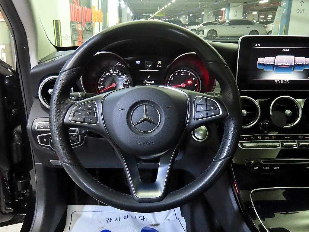 벤츠 C 클래스 C클래스 W205 C200 아방가르드 이미지 8