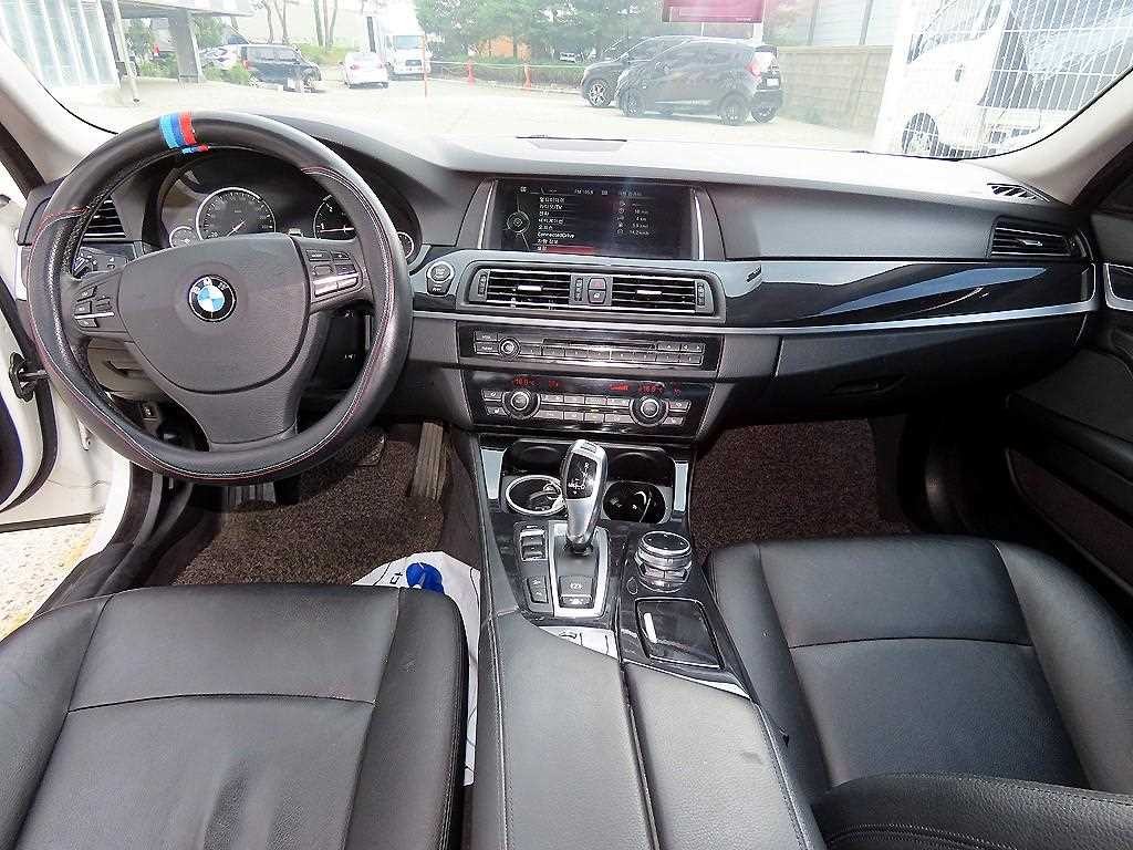 BMW 5시리즈 5시리즈 (F10) 520d xDrive 이미지 7