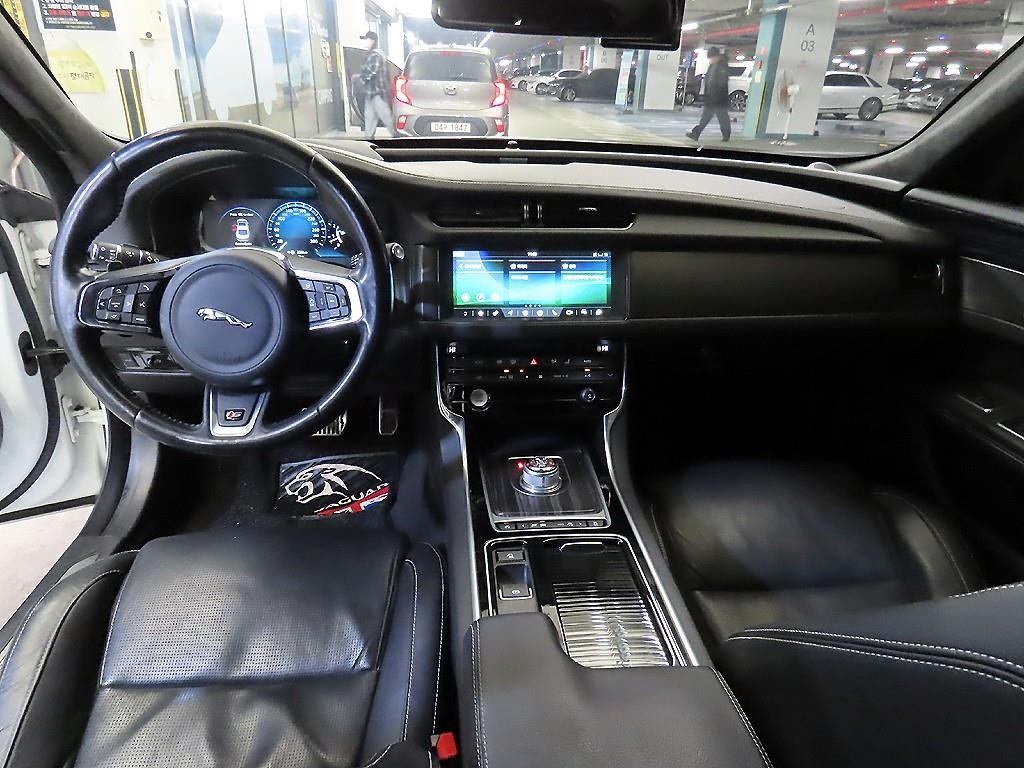 재규어 XF XF(X260) 3.0 S AWD 이미지 10