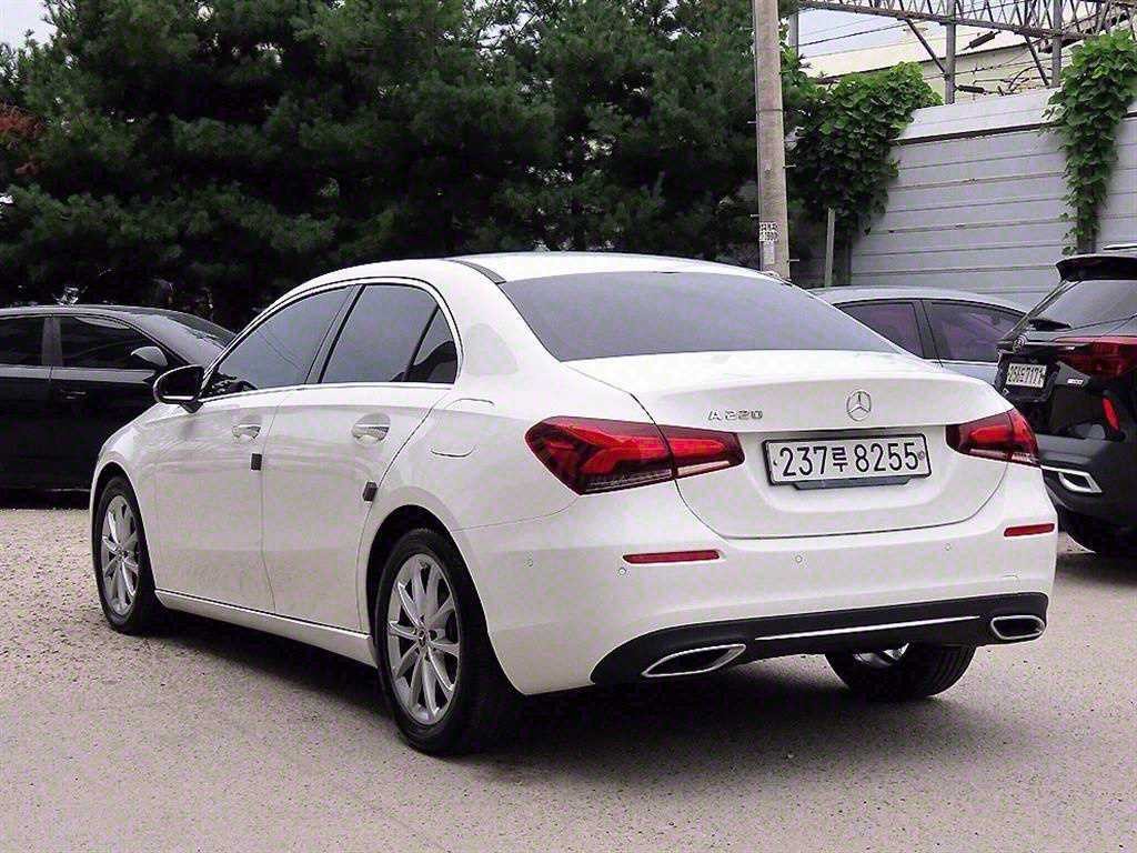 벤츠 A 클래스 A클래스 W177 A220 해치백 이미지 4