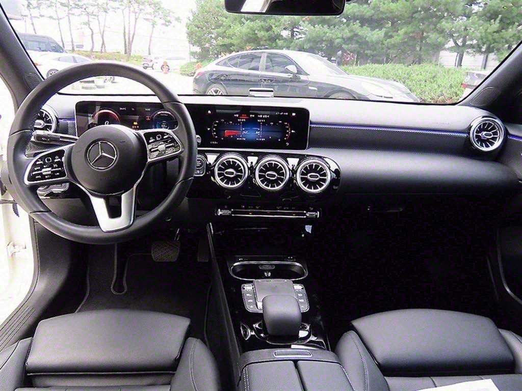 벤츠 A 클래스 A클래스 W177 A220 해치백 이미지 8