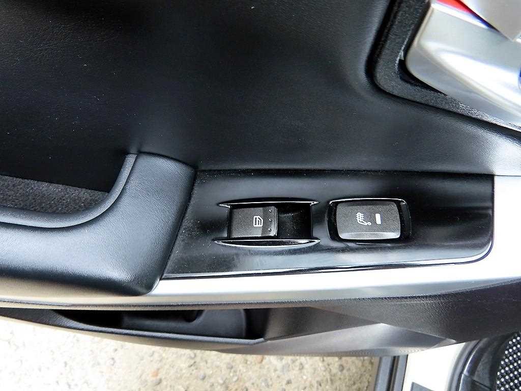 KG모빌리티(쌍용) 코란도 뉴코란도C 2WD 2.0 CVT 고급형 이미지 17