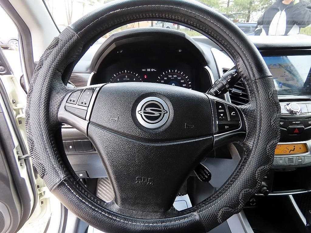 KG모빌리티(쌍용) 코란도 뉴코란도C 2WD 2.0 CVT 고급형 이미지 8