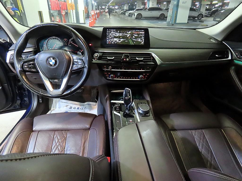 BMW 5시리즈 5시리즈 (G30) 520d xDrive 럭셔리 플러스 이미지 10