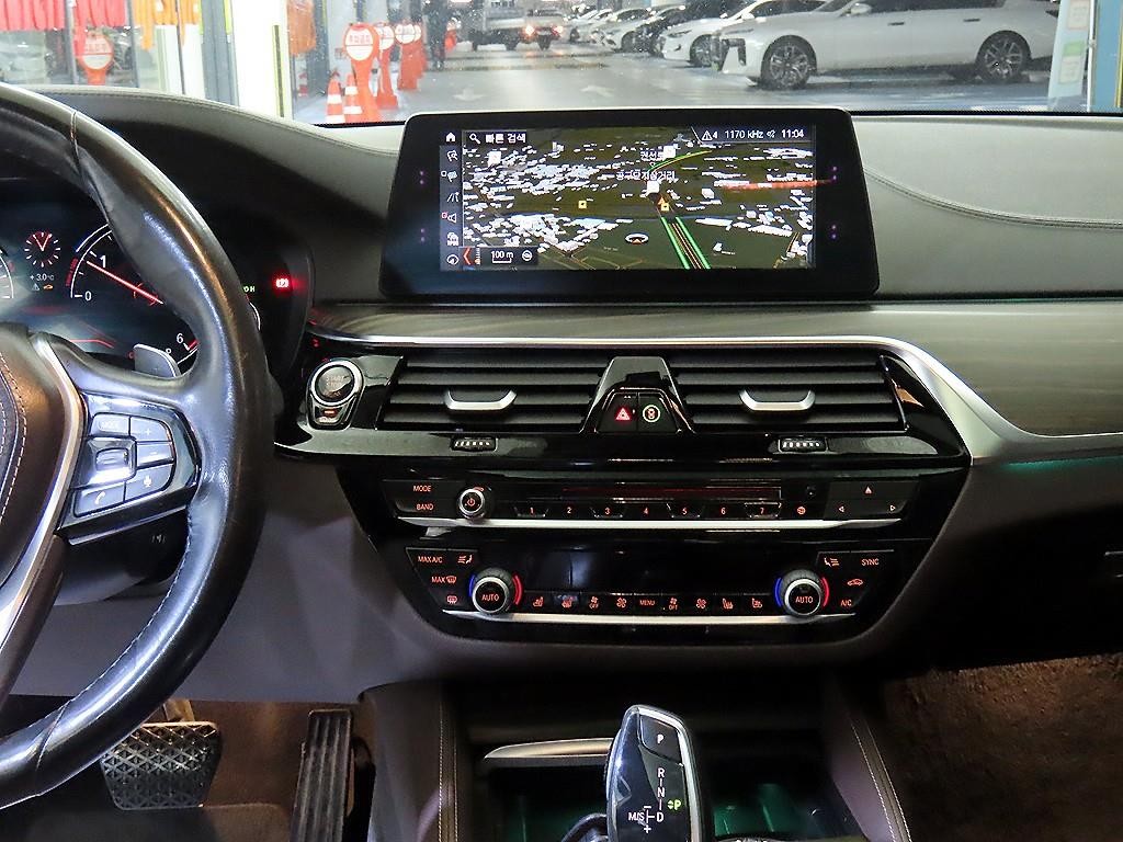BMW 5시리즈 5시리즈 (G30) 520d xDrive 럭셔리 플러스 이미지 11