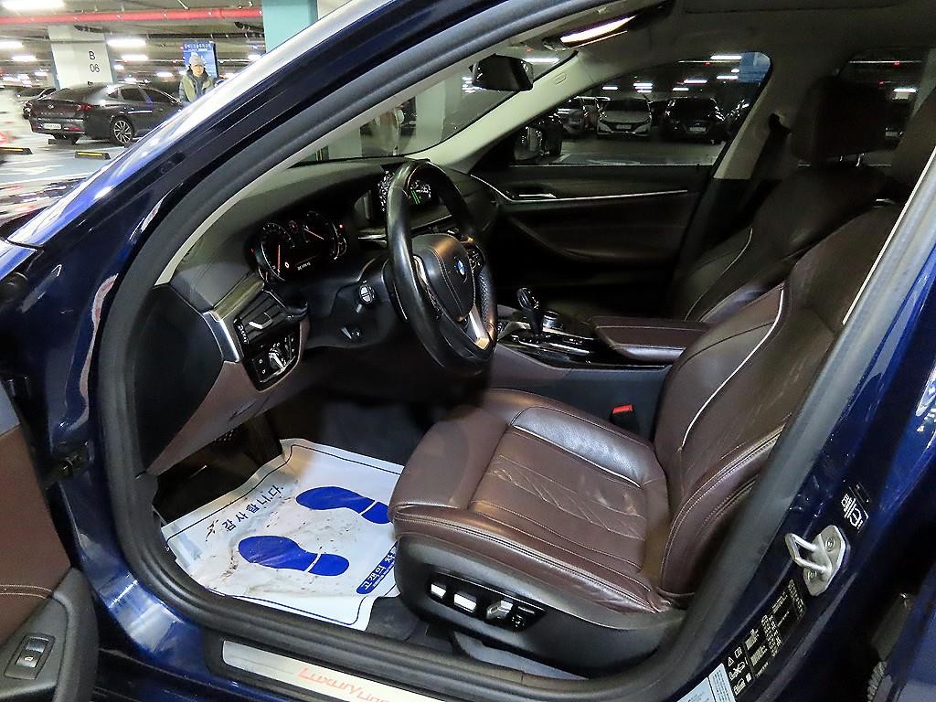 BMW 5시리즈 5시리즈 (G30) 520d xDrive 럭셔리 플러스 이미지 6