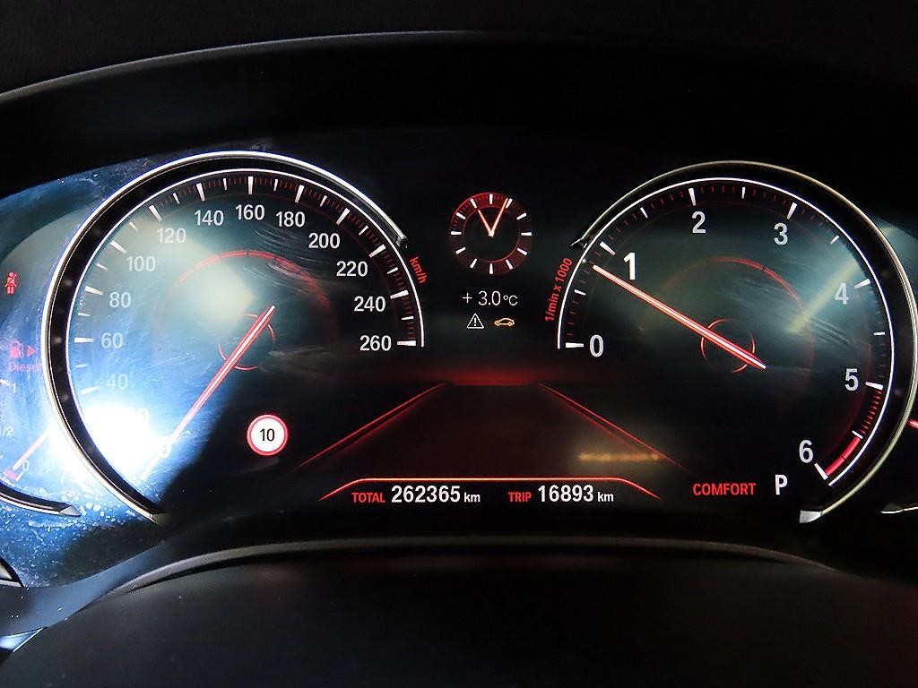BMW 5시리즈 5시리즈 (G30) 520d xDrive 럭셔리 플러스 이미지 9