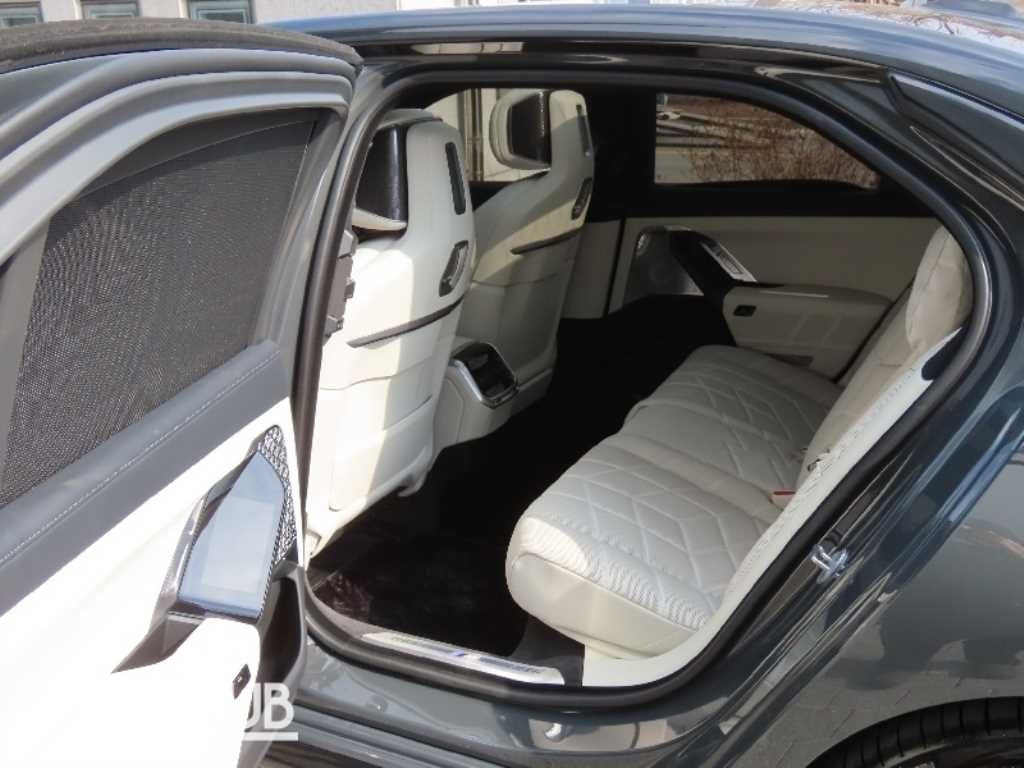 BMW i7 BMW i7 M70 xDrive 이미지 15