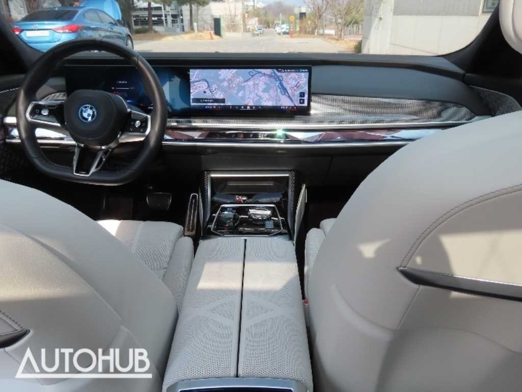 BMW i7 BMW i7 M70 xDrive 이미지 16