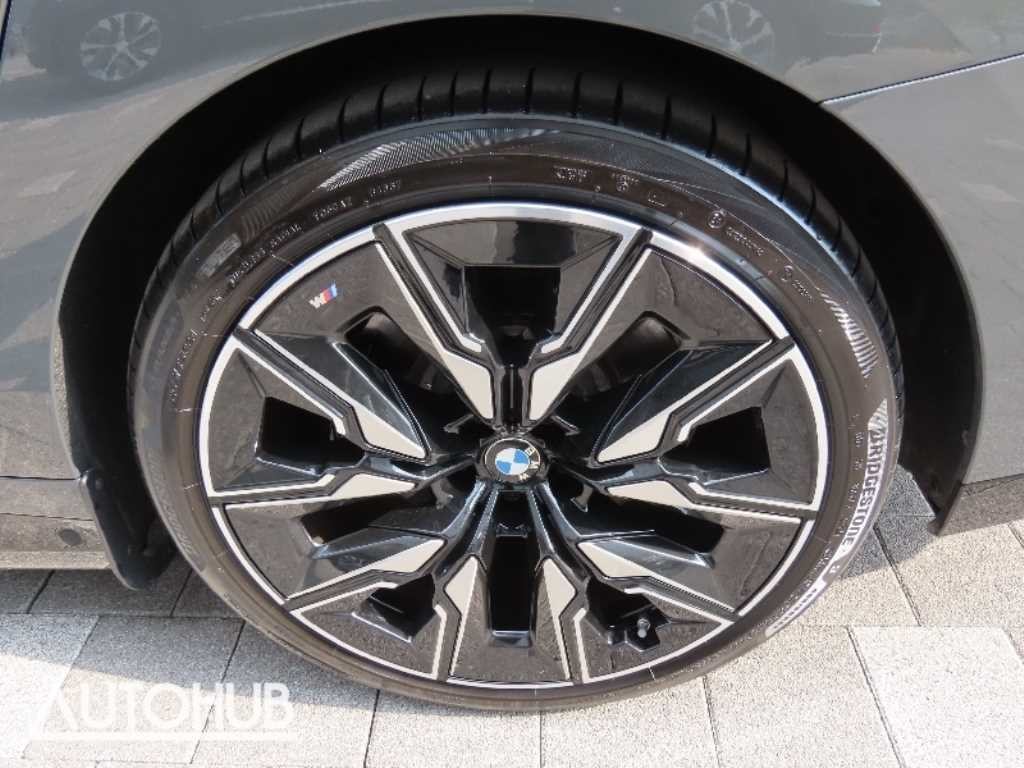 BMW i7 BMW i7 M70 xDrive 이미지 18