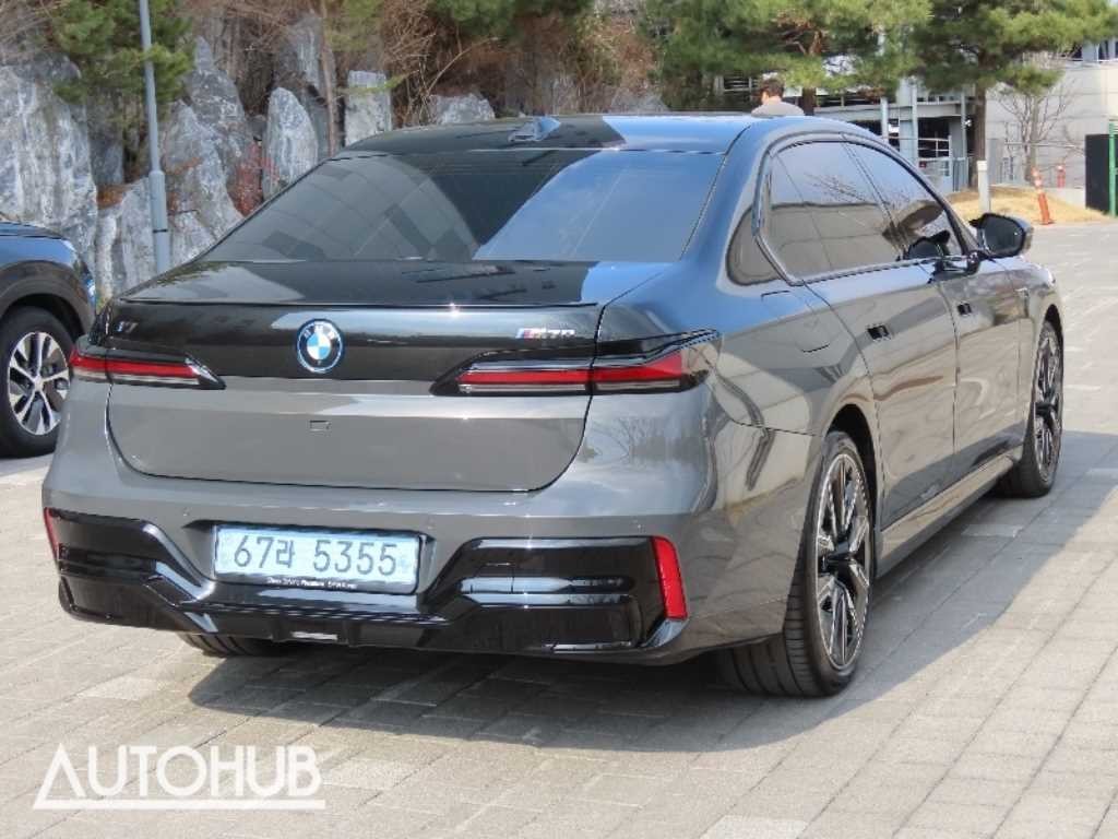 BMW i7 BMW i7 M70 xDrive 이미지 3