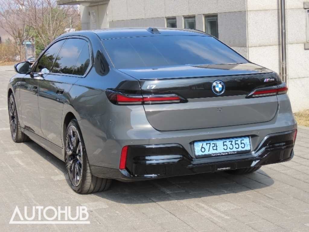 BMW i7 BMW i7 M70 xDrive 이미지 4