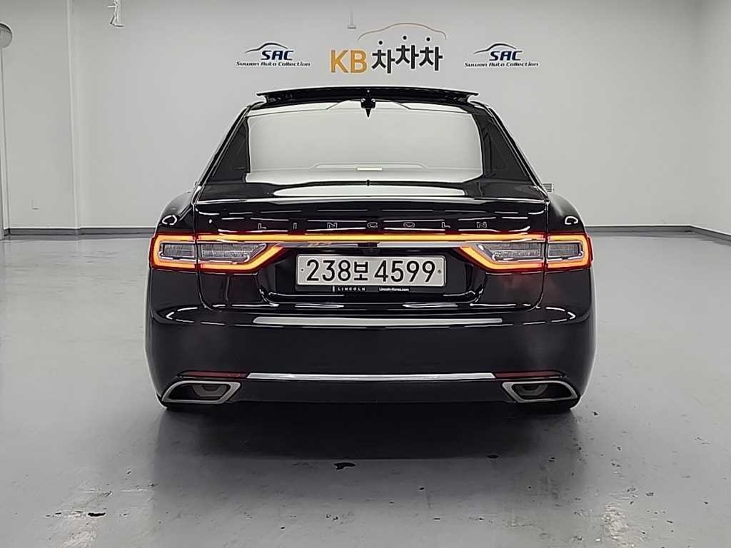 링컨 컨티넨탈 컨티넨탈 10세대 3.0 AWD 블랙라벨 이미지 4